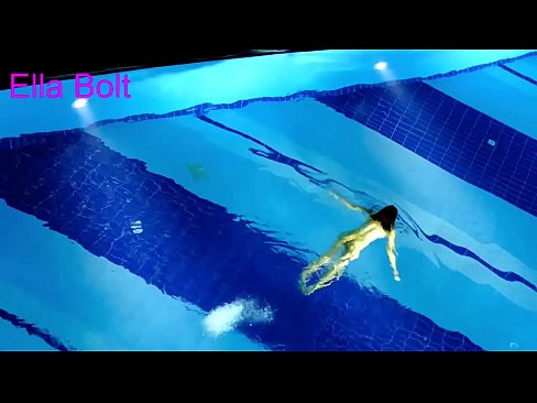❤️ මට නැරඹීම නැවැත්විය නොහැක, තරුණ රන්වන්තිය ELLA BOLT නිවාඩු නිකේතනයේ තටාකයේ නිරුවතින් පිහිනීමට හසු විය ☑ Sex video si.cutebento.top